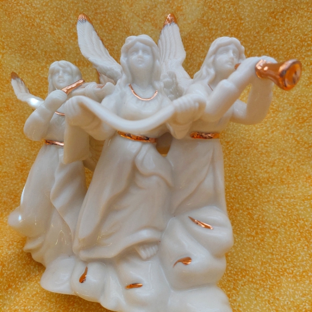 Mikasa Fine Porcelain Holiday Elegance